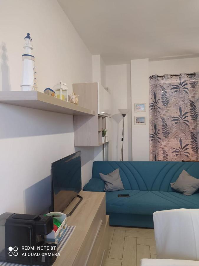 Casa Vacanza Indaco Фьюмичино Экстерьер фото